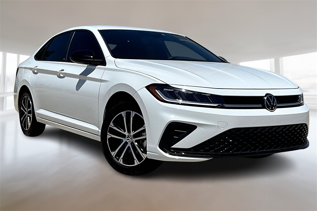 2025 Volkswagen Jetta 1.5T Sport photo 2