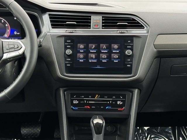2023 Volkswagen Tiguan SE photo 4