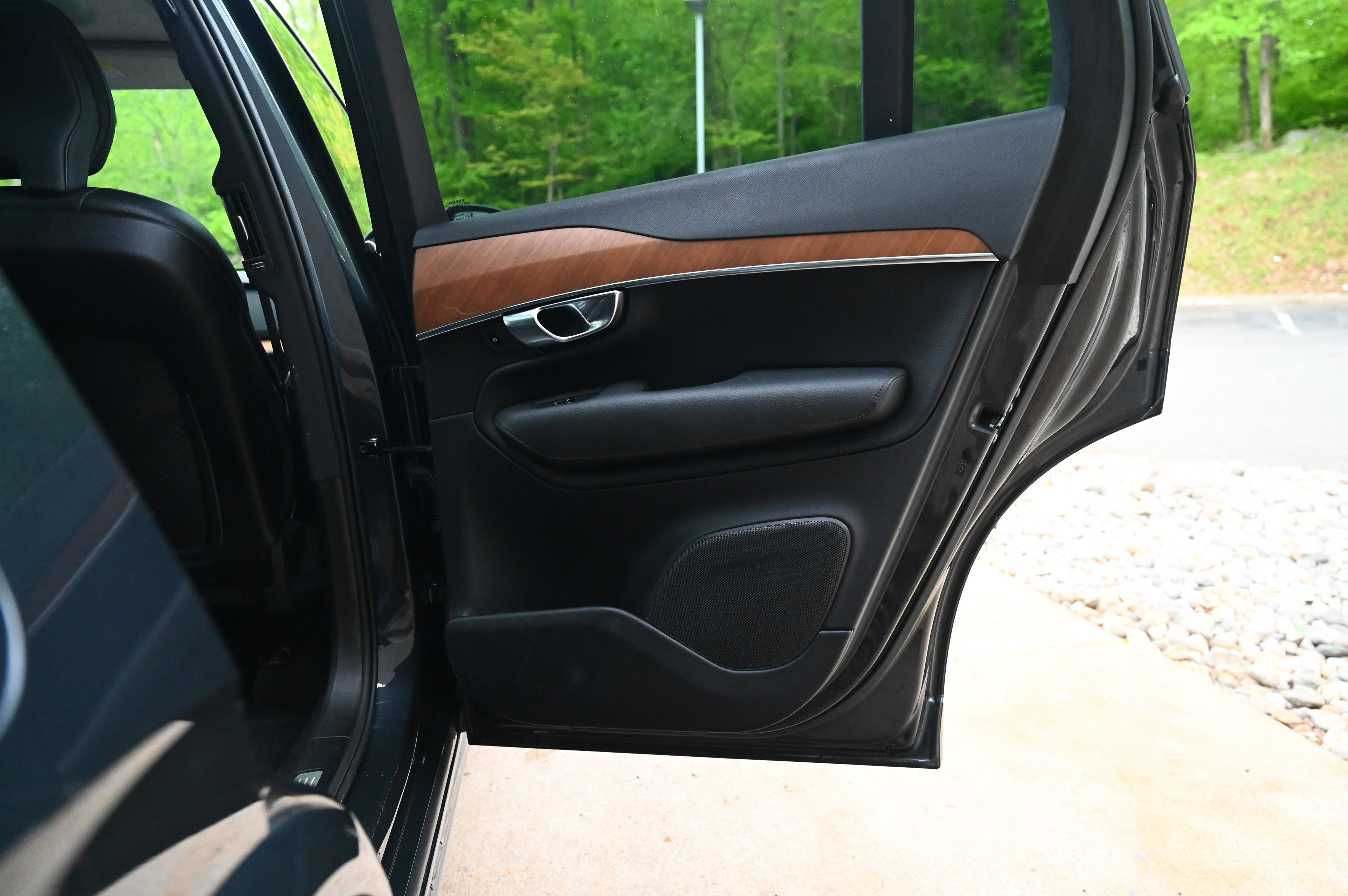 2022 Volvo XC90 T6 Momentum photo 14