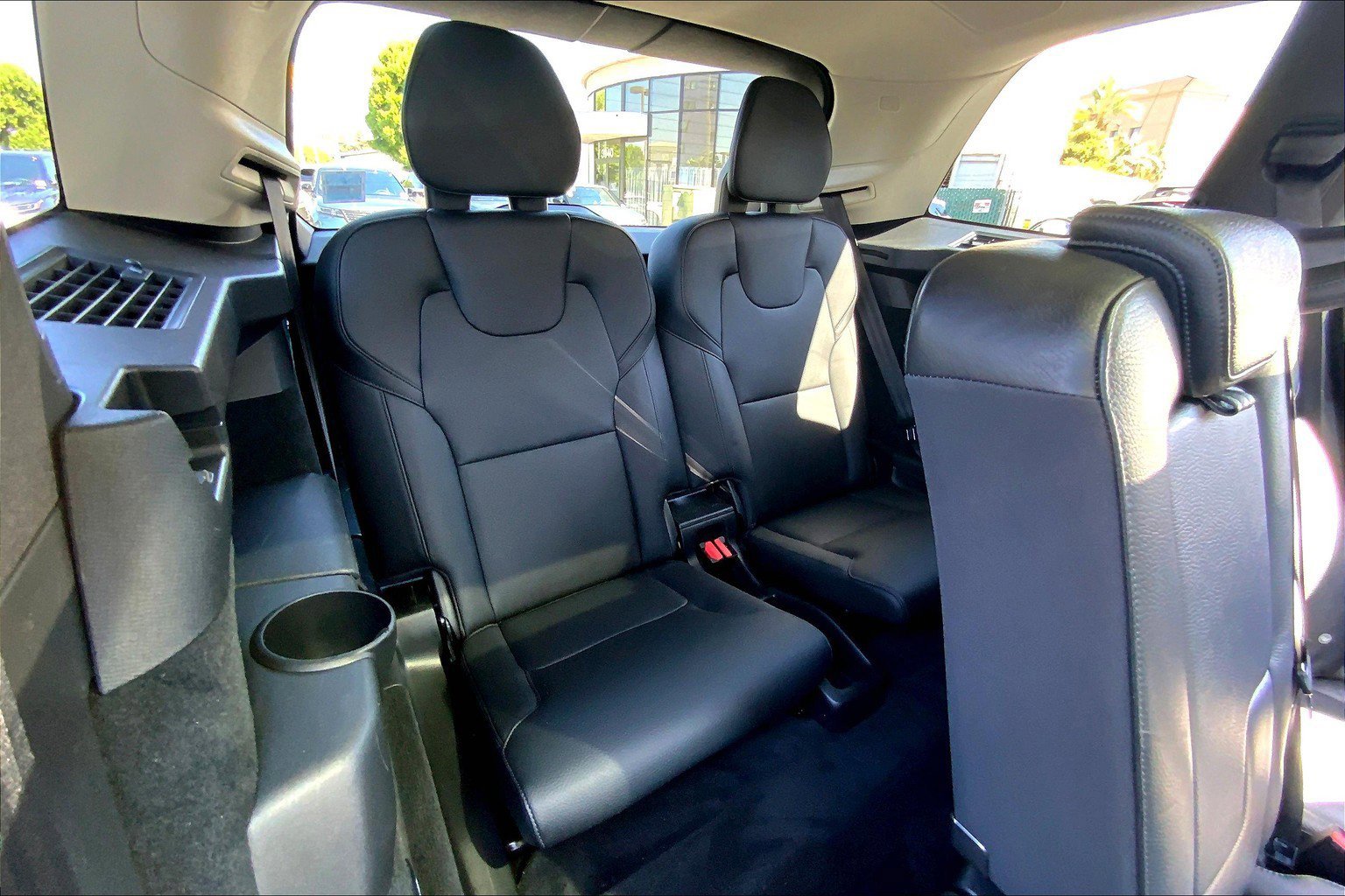 2018 Volvo XC90 Momentum photo 23