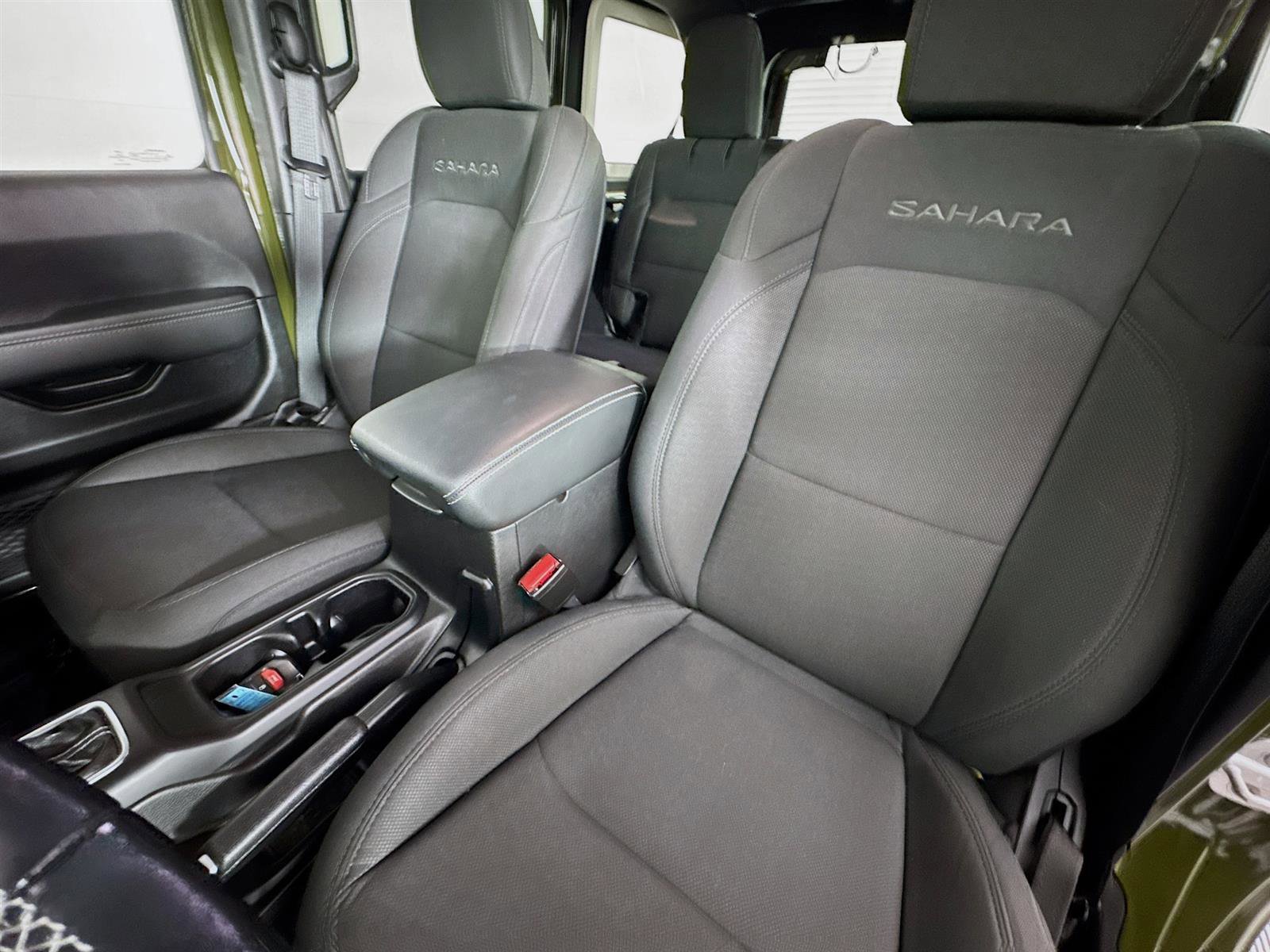 2022 Jeep Wrangler Unlimited Sahara photo 11