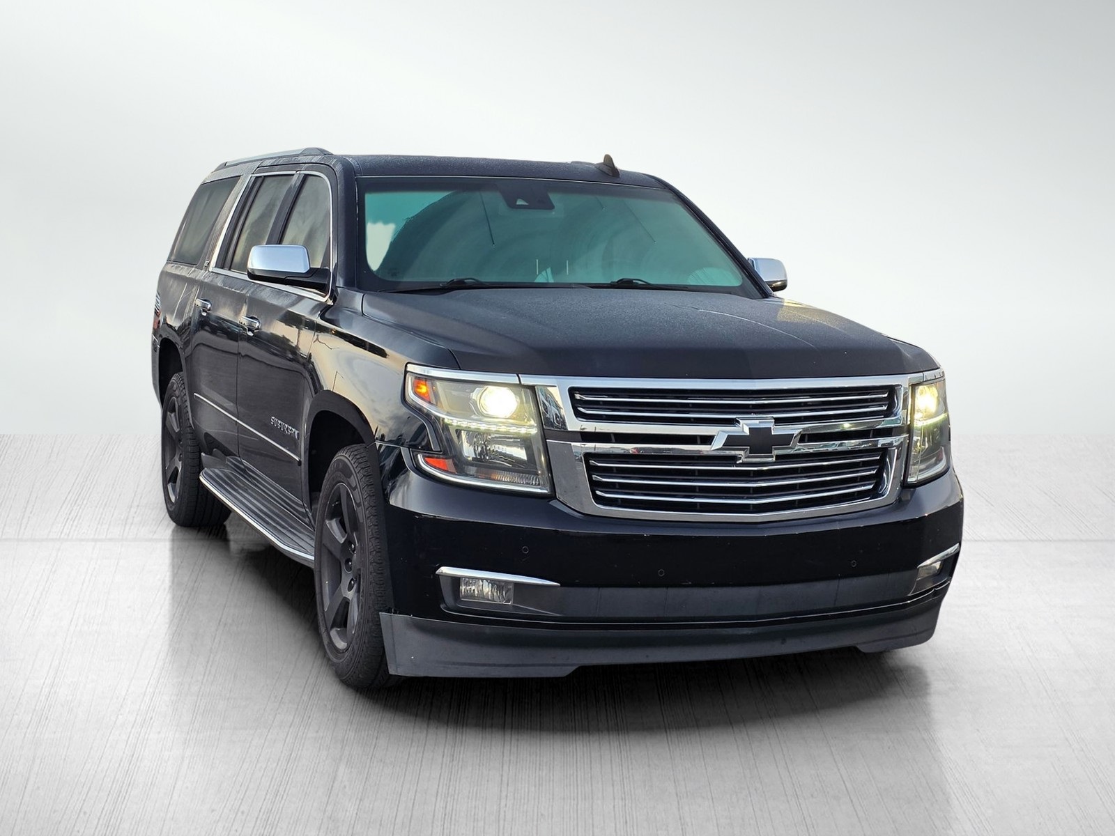 2016 Chevrolet Suburban LTZ photo 2