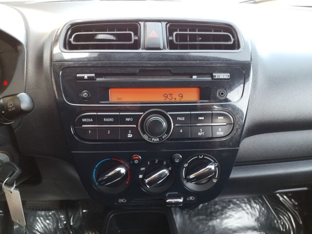 2017 Mitsubishi Mirage ES photo 16