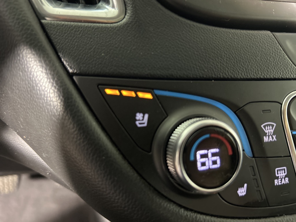 2018 Chevrolet Malibu Premier photo 26