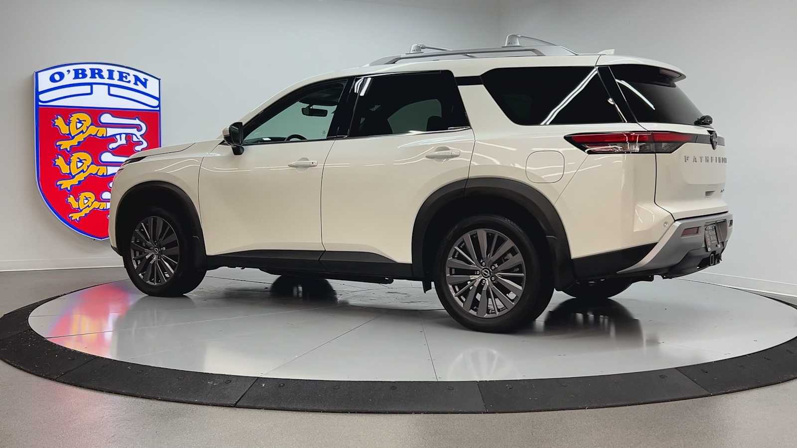 2024 Nissan Pathfinder SL photo 7