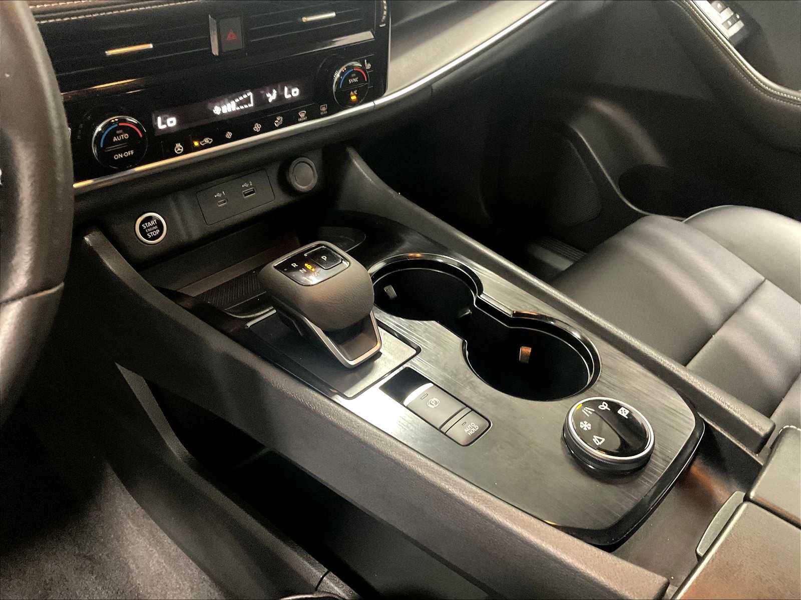 2022 Nissan Rogue SV photo 20