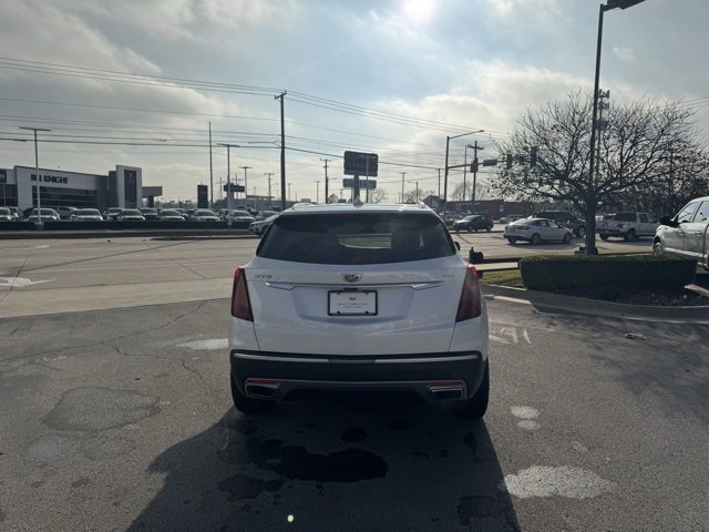 2021 Cadillac XT5 Platinum Premium Luxury photo 3