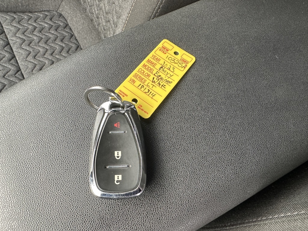 2023 Chevrolet Equinox LT photo 3