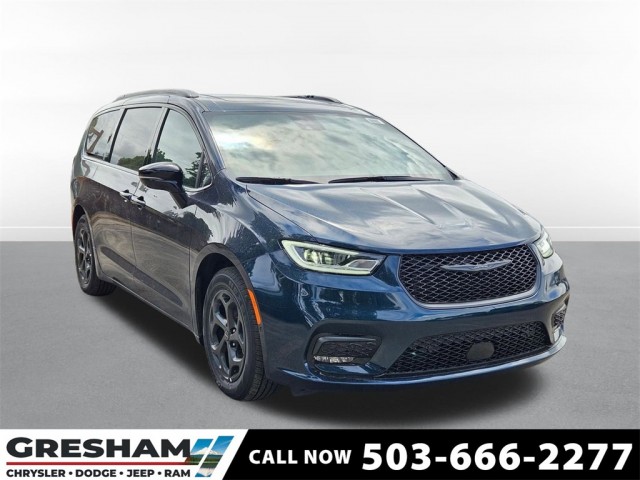 2025 Chrysler Pacifica Hybrid Select
