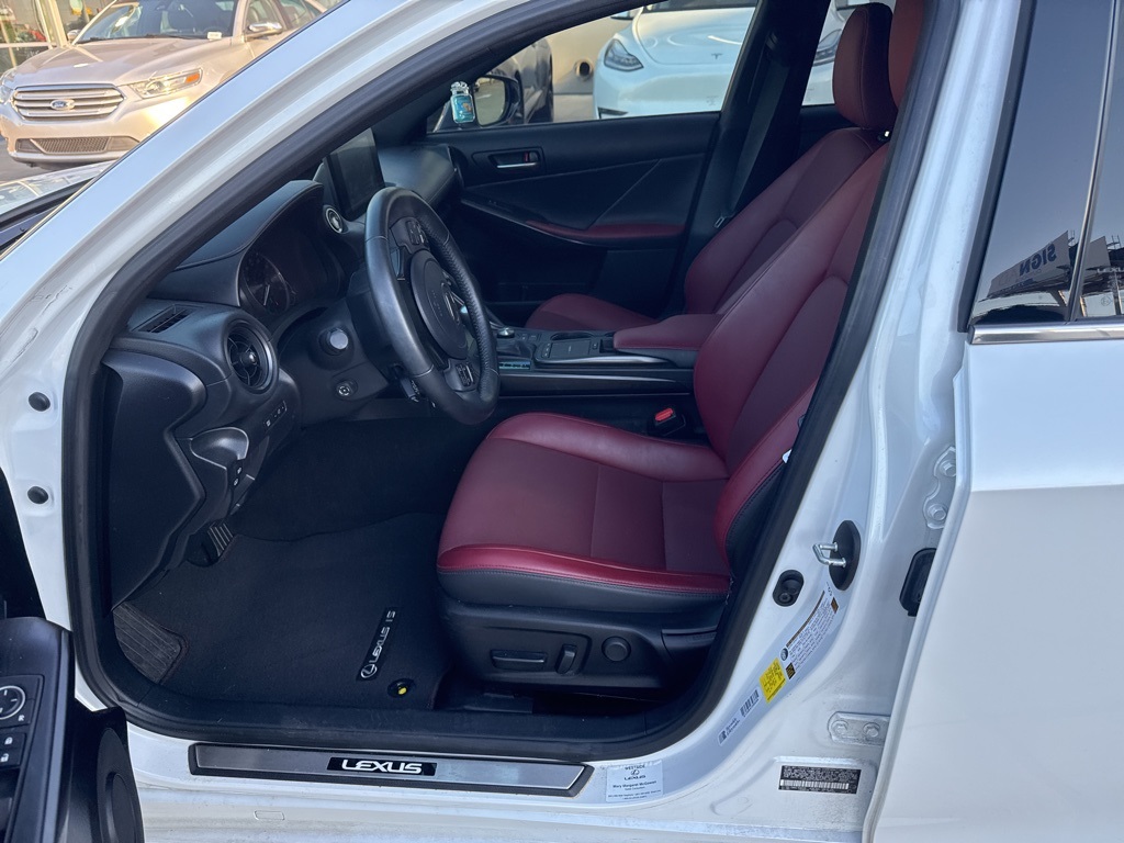 2023 Lexus IS 300 photo 3