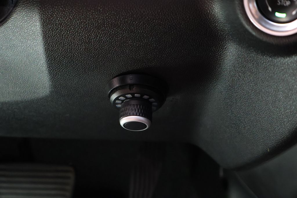 2020 Chevrolet Silverado 1500 RST photo 16