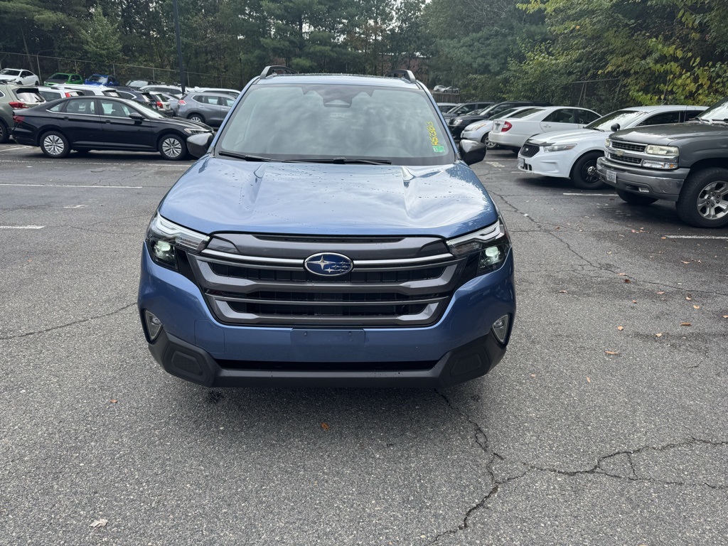2025 Subaru Forester Premium photo 2