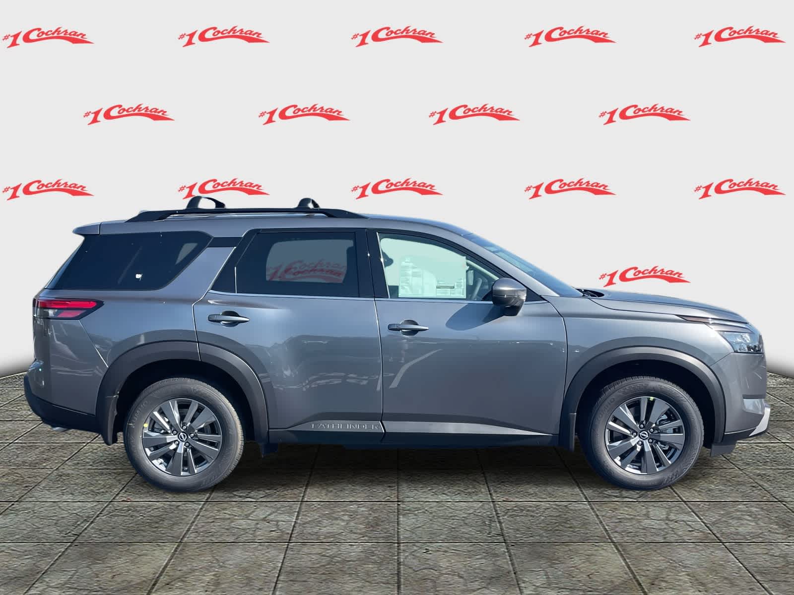 2025 Nissan Pathfinder SV photo 2
