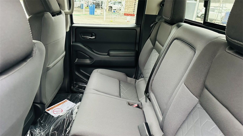2025 Nissan Frontier SV photo 26