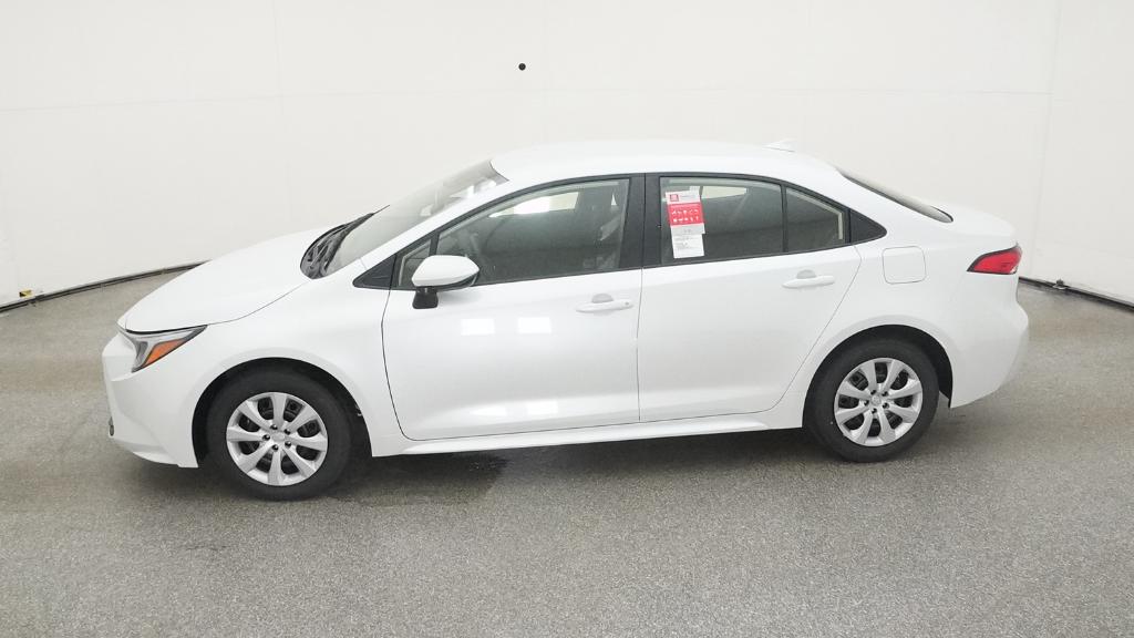 2025 Toyota Corolla Hybrid LE photo 9