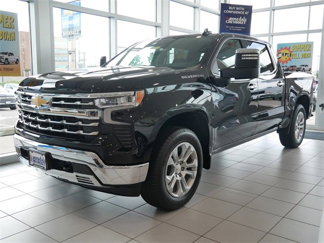 Used 2025 Chevrolet Silverado 1500 LTZ with VIN 1GCUKGEL7SZ247957 for sale in Roseville, Minnesota