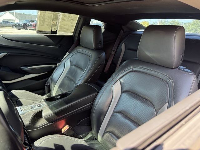 2017 Chevrolet Camaro 2LT photo 9