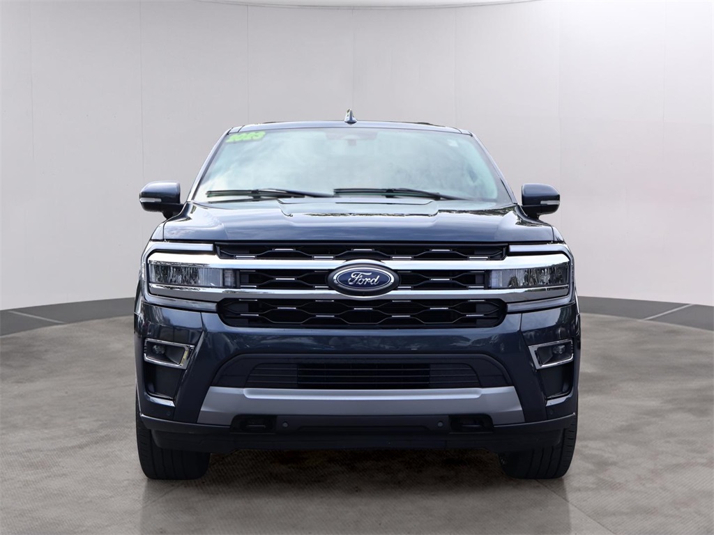 2023 Ford Expedition MAX Limited photo 2