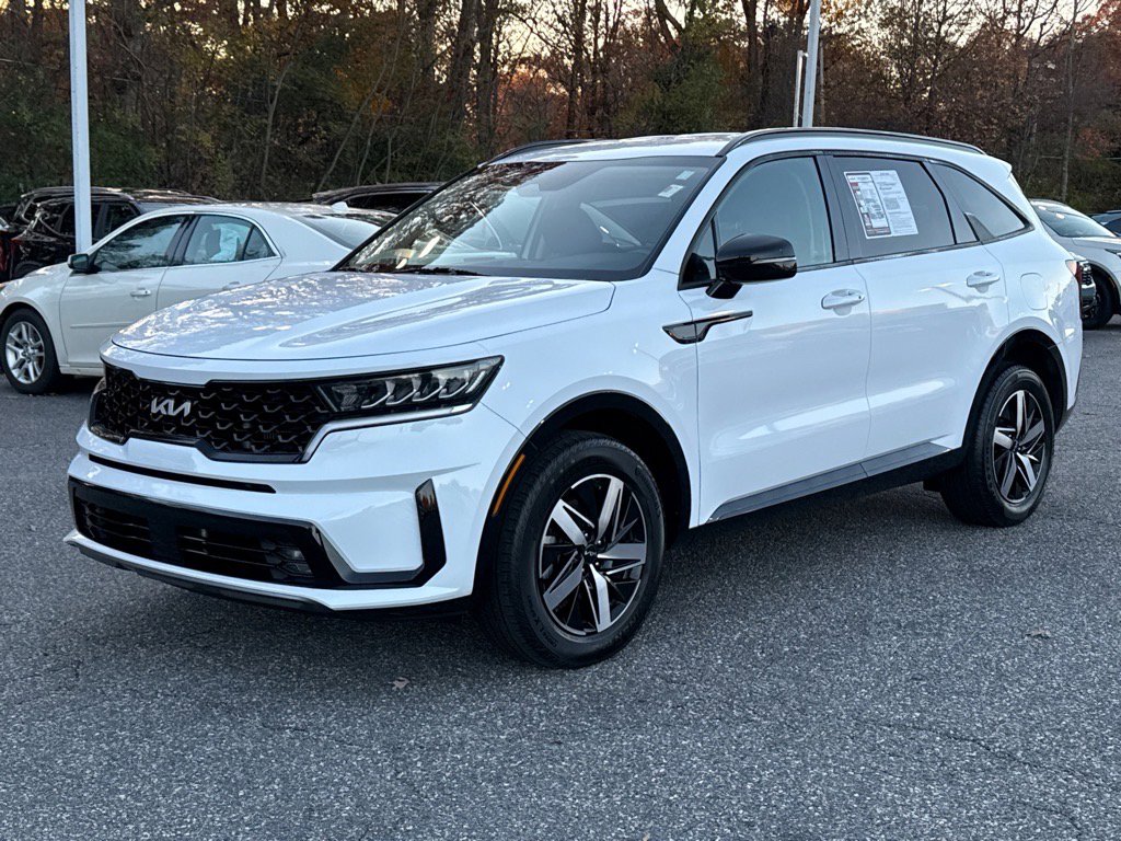 2022 Kia Sorento EX photo 3