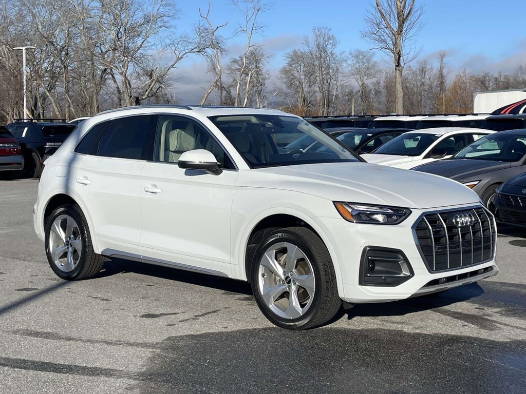 2021 Audi Q5 Premium Plus's photo