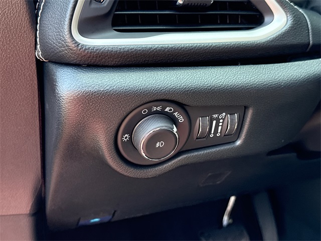 2026 Chrysler Pacifica photo 11