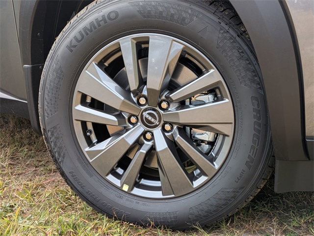 2025 Nissan Pathfinder SV photo 7