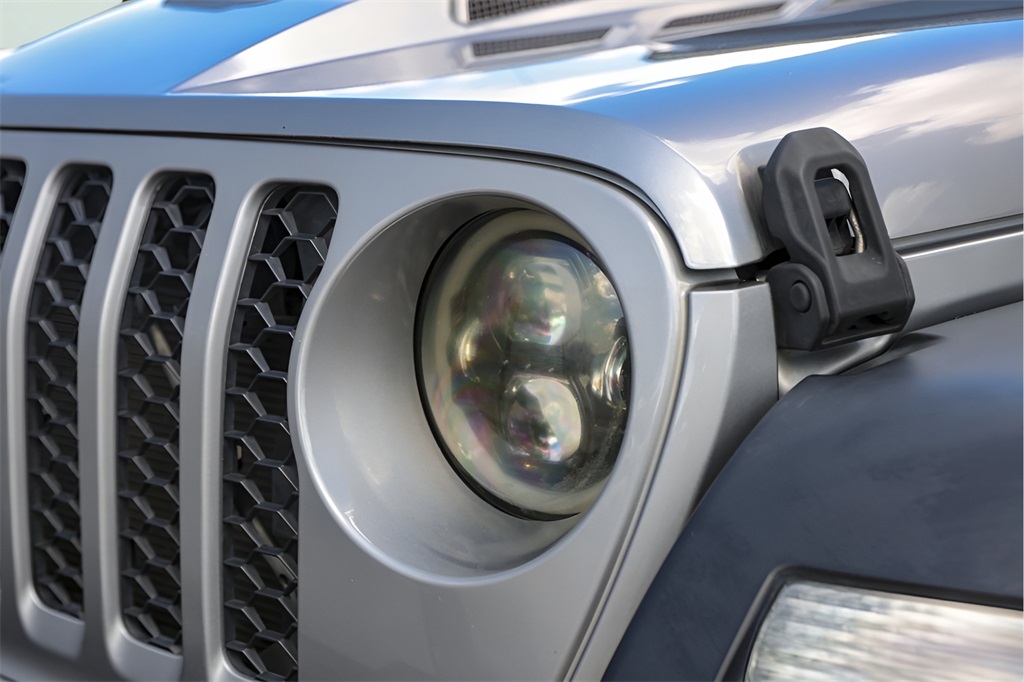 2020 Jeep Gladiator Sport S photo 2