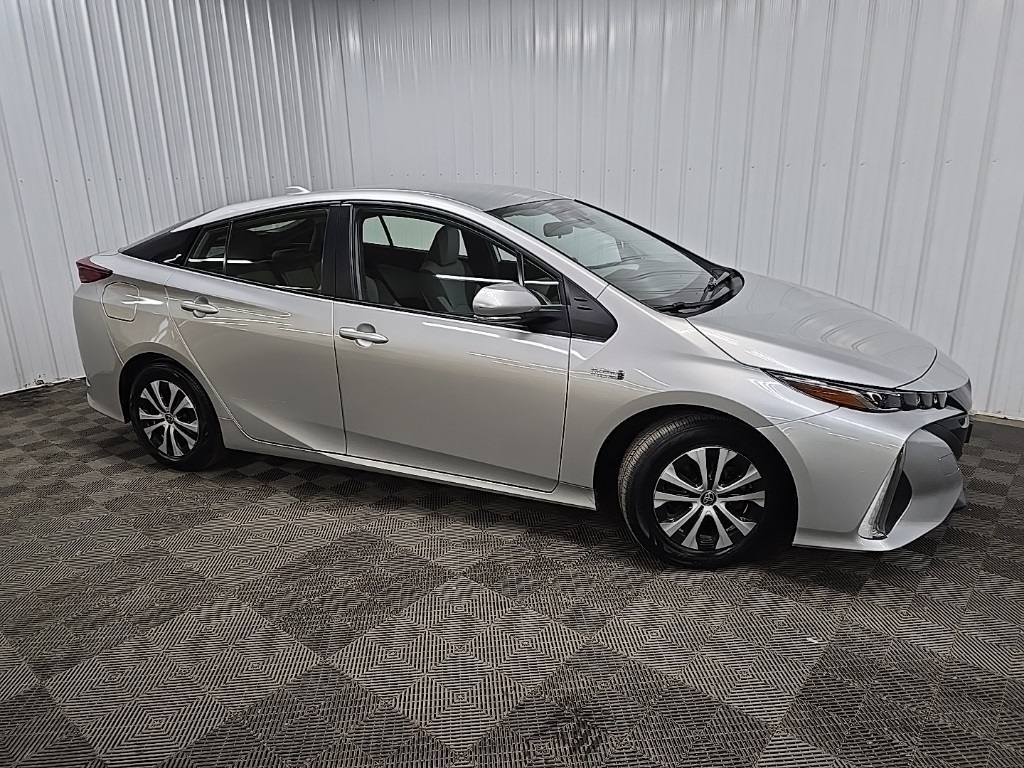 2022 Toyota Prius Prime XLE's photo