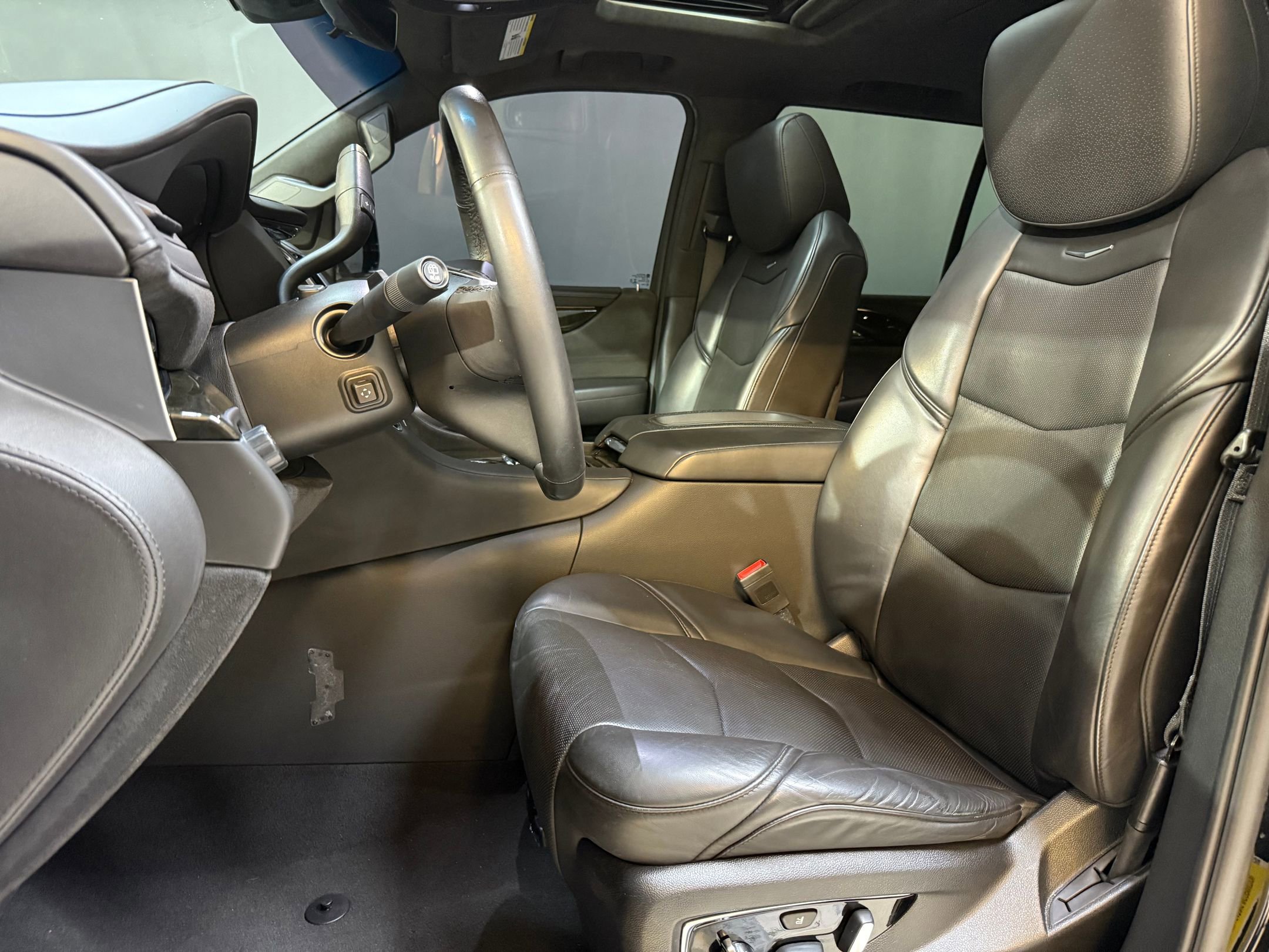2019 Cadillac Escalade Platinum photo 4