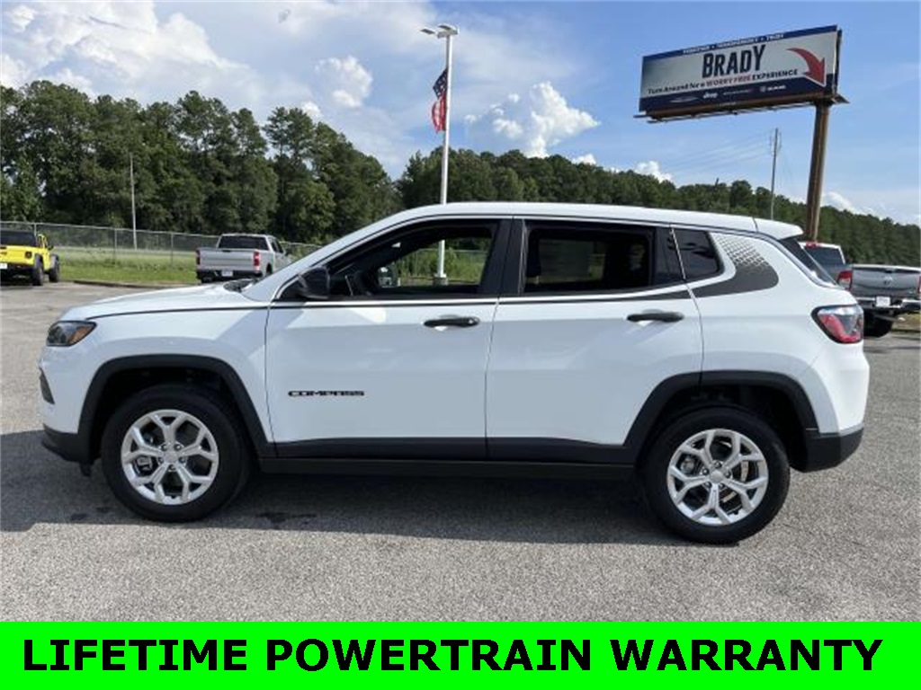 2024 Jeep Compass Sport photo 3