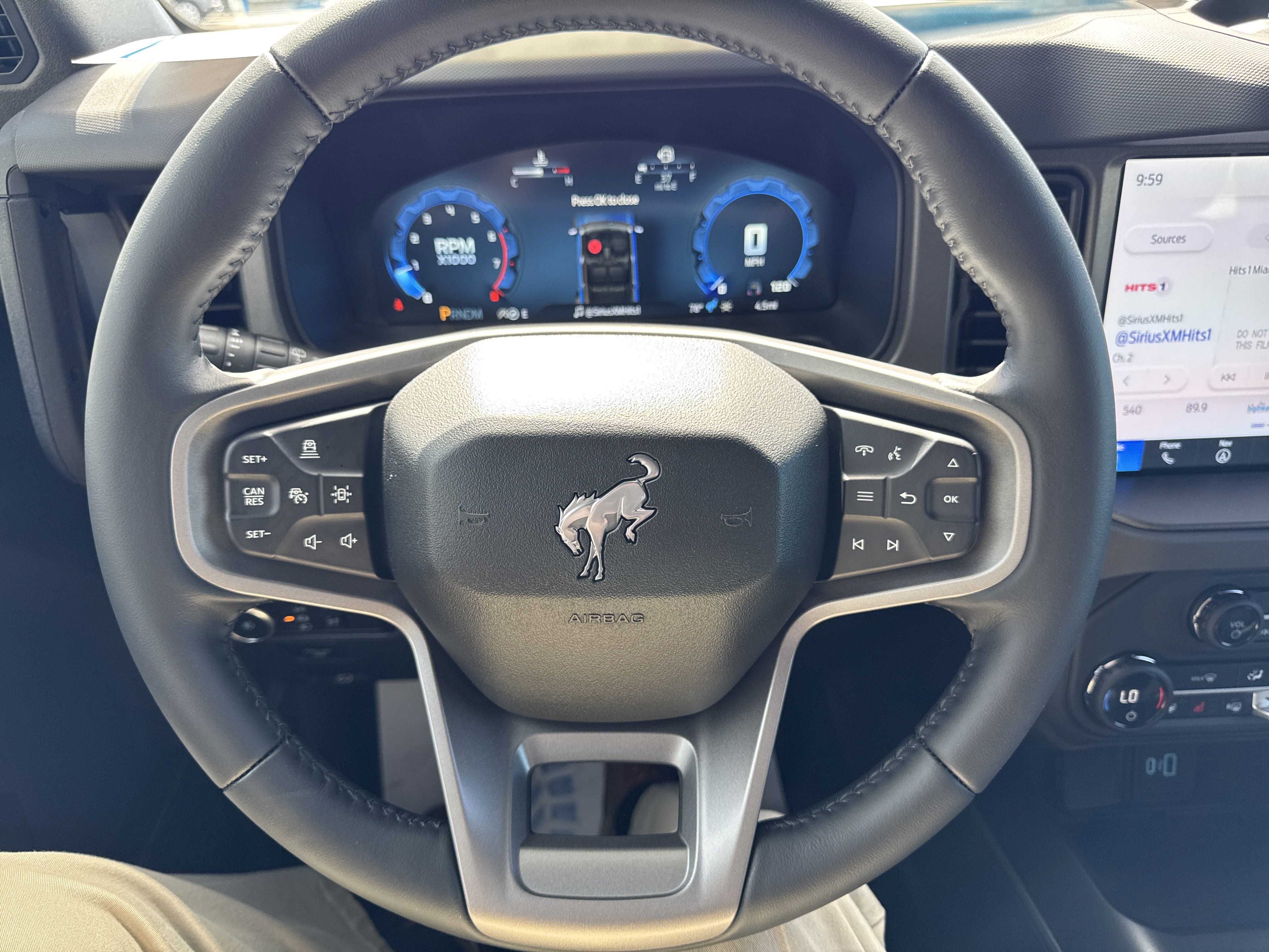 2025 Ford Bronco Badlands photo 9