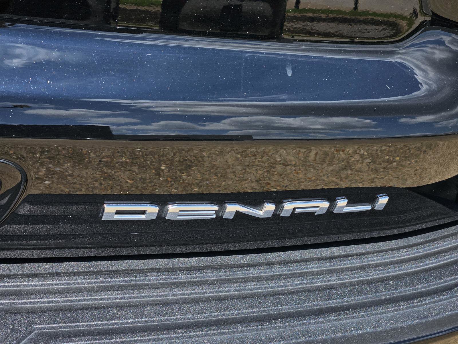 2022 Gmc Yukon Denali photo 3