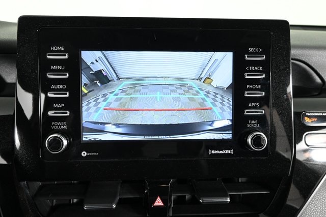 2021 Toyota Camry SE photo 3