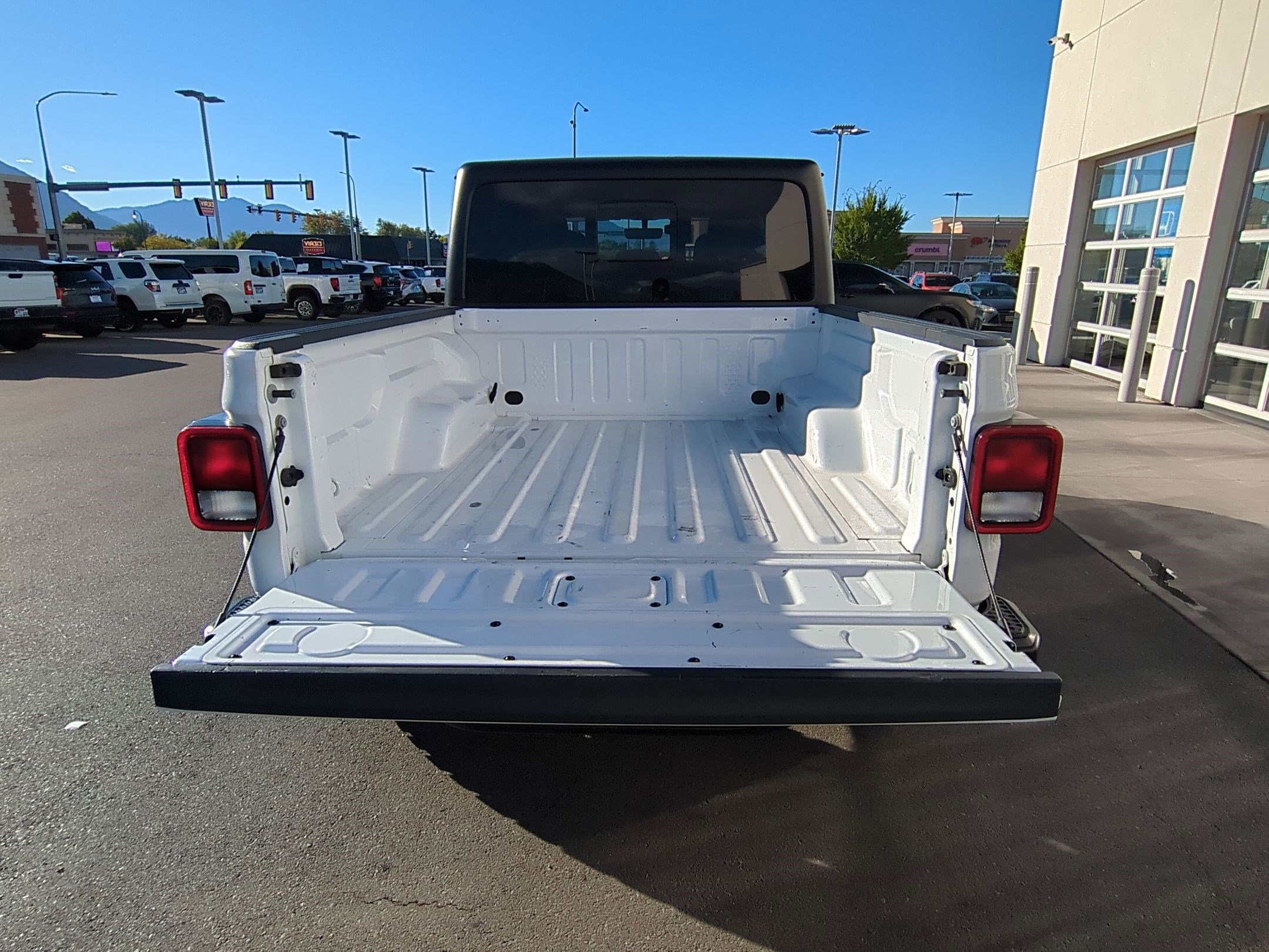 2023 Jeep Gladiator Overland photo 24