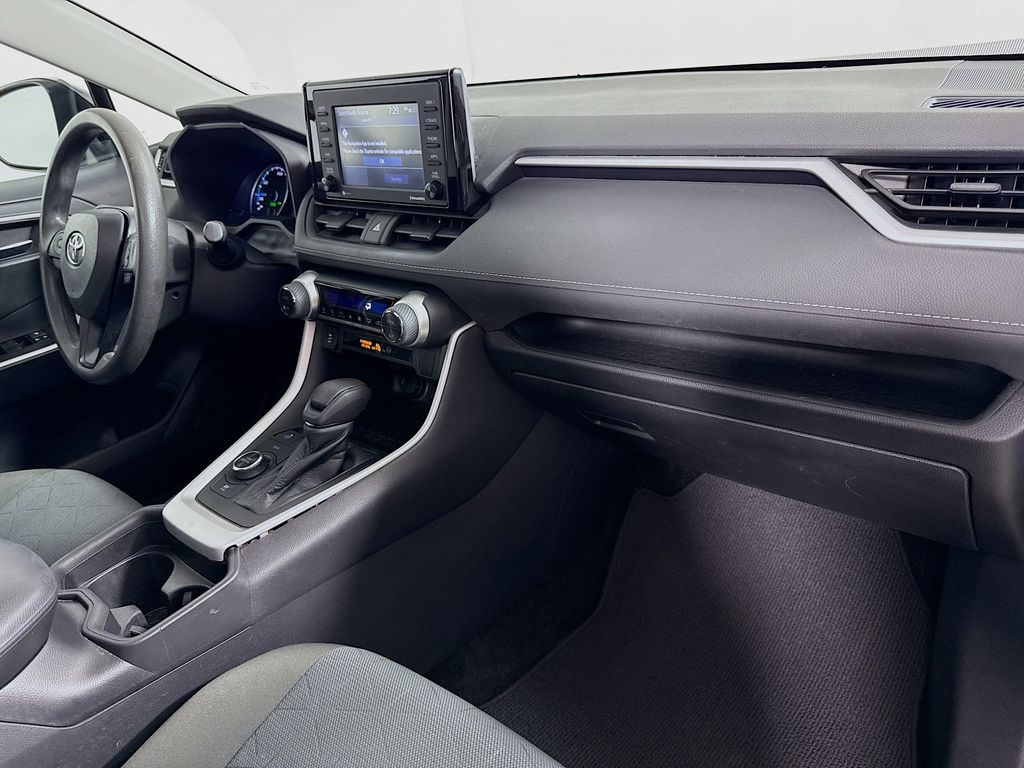 2021 Toyota RAV4 Hybrid XLE photo 26