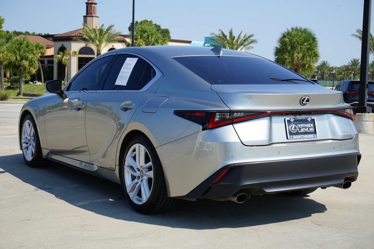2023 Lexus IS 300 photo 8