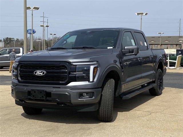 2025 Ford F-150 Lariat photo 8