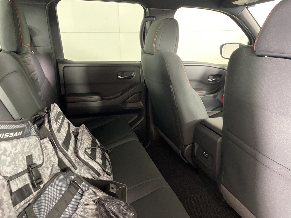 2025 Nissan Frontier Crew Cab PRO-4X photo 15