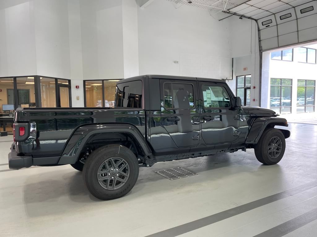 2024 Jeep Gladiator Sport photo 4