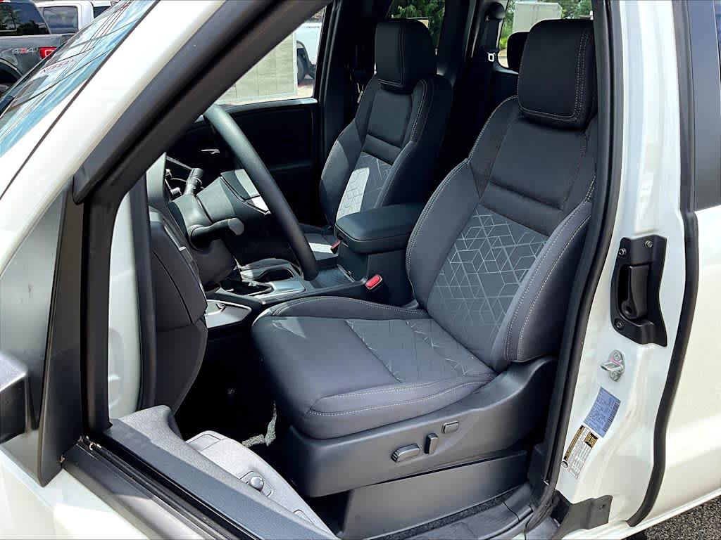 2025 Nissan Frontier SV photo 10