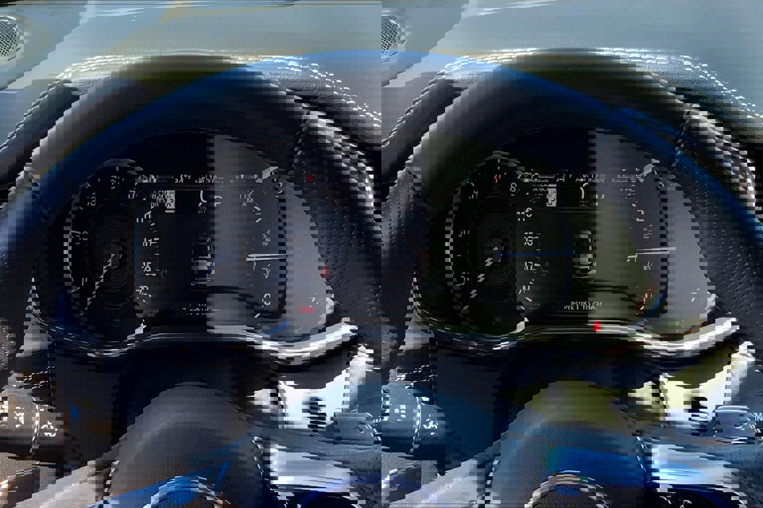 2023 Jaguar F-PACE P400 R-Dynamic S photo 18
