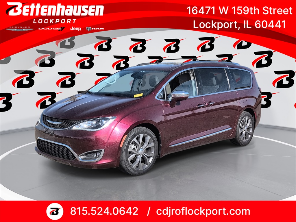 2018 Chrysler Pacifica Limited's photo