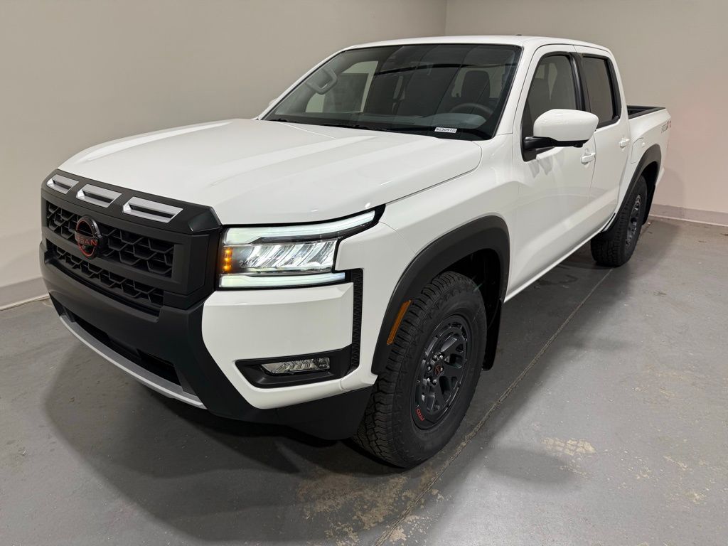 2025 Nissan Frontier Crew Cab PRO-X photo 3