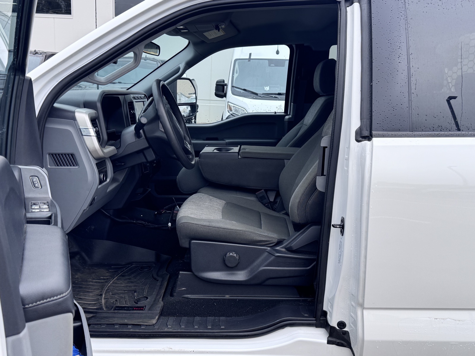 2023 Ford F-550 XLT photo 9
