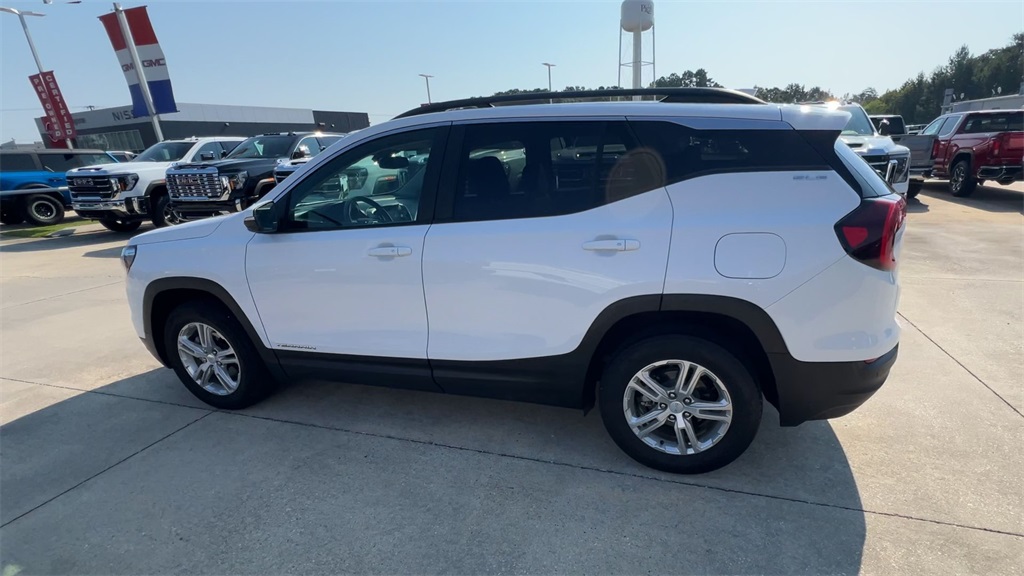 2023 Gmc Terrain SLE photo 3