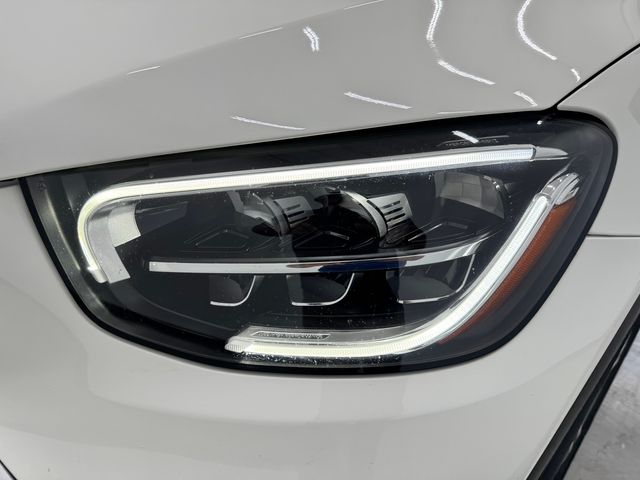 2022 Mercedes Benz GLC 300 photo 25