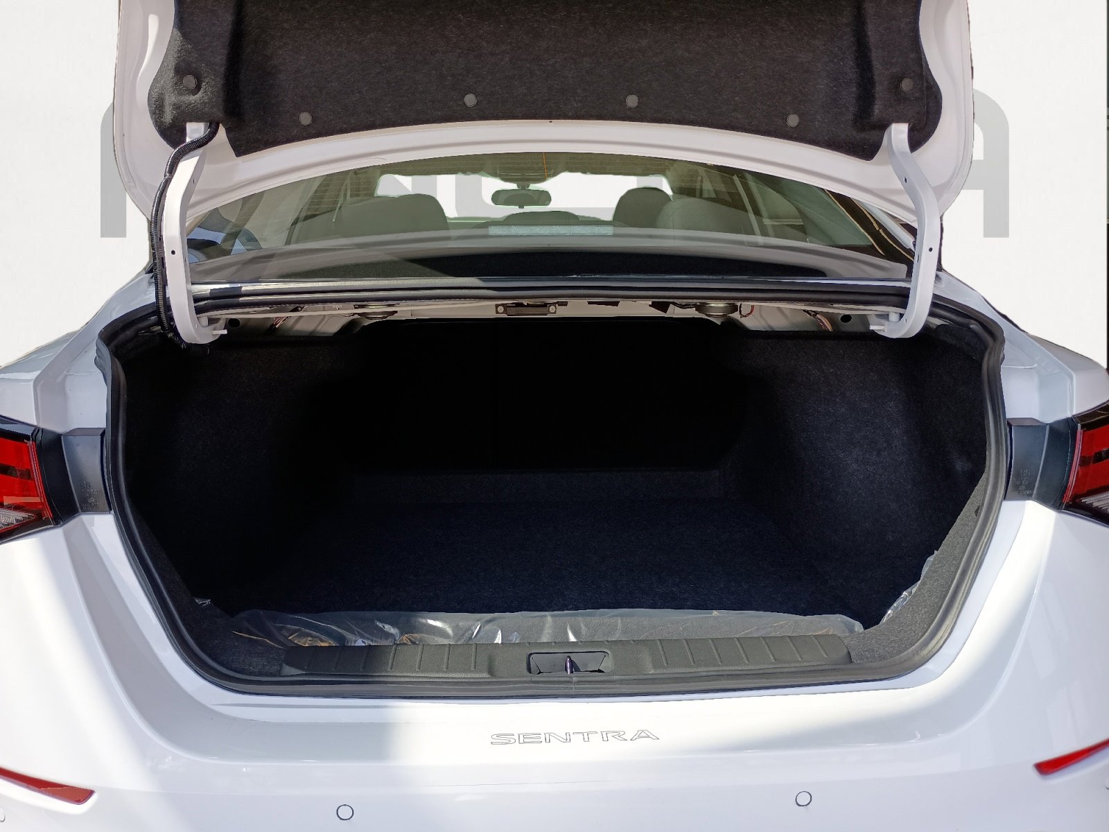 2025 Nissan Sentra SV photo 11