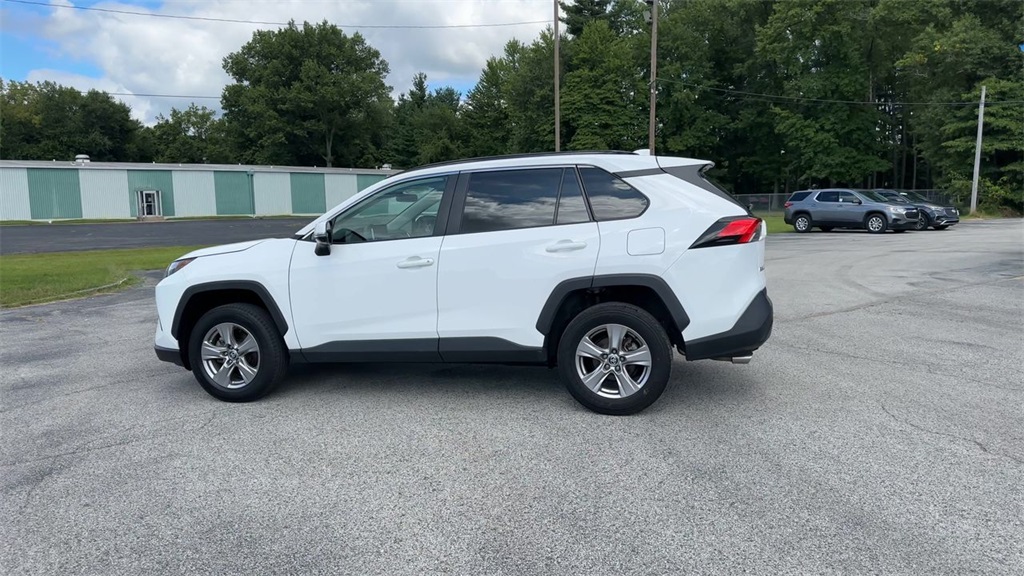 2023 Toyota RAV4 XLE photo 5