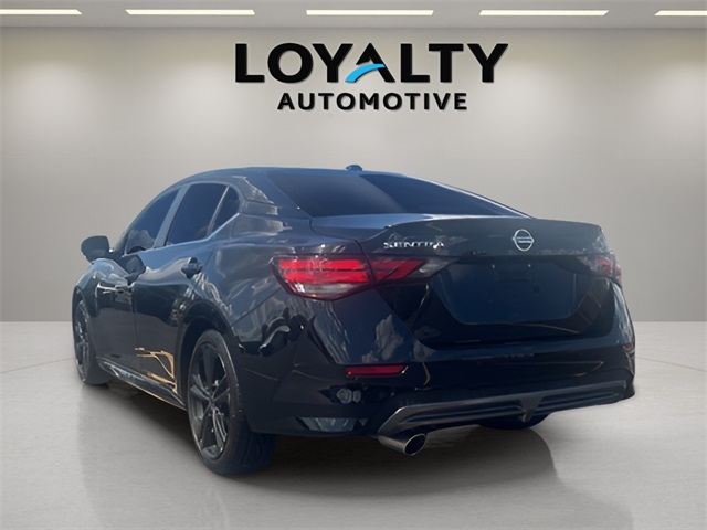 2021 Nissan Sentra SR photo 3