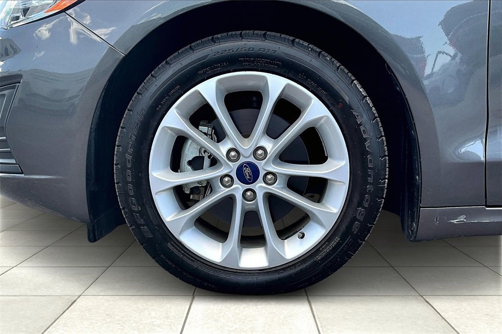 2020 Ford Fusion Hybrid SE photo 9